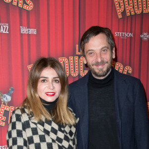 Julie Zenatti et son mari Benjamin Bellecour - Soirée de gala à l'occasion de la première de la pièce "Les producteurs" au Théâtre de Paris à Paris. Le 2 décembre 2021 © Christophe Clovis / Bestimage