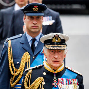Qui pour prendre la place de Charles III en cas de soucis ? 
Le roi Charles III d'Angleterre et le prince de Galles William - Arrivées au service funéraire à l'Abbaye de Westminster pour les funérailles d'Etat de la reine Elizabeth II d'Angleterre. 