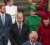 Le prince Harry, sorti de la famille royale, fait quand même partie de la ligne de succession. 
Le prince Edward, comte de Wessex, Sophie Rhys-Jones, comtesse de Wessex, Le prince William, duc de Cambridge, et Catherine (Kate) Middleton, duchesse de Cambridge, Le prince Charles, prince de Galles, et Camilla Parker Bowles, duchesse de Cornouailles, Le prince Harry, duc de Sussex, Meghan Markle, duchesse de Sussex - La famille royale d'Angleterre lors de la cérémonie du Commonwealth en l'abbaye de Westminster à Londres le 9 mars 2020. 