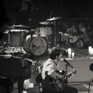 Clara Luciani - "Messages personnels" , hommage à Françoise Hardy pour ses 80 ans, lors de la 3ème édition de l'Hyper Weekend Festival de radio France à Paris et diffusé sur France Inter. Un concert conçu par le compositeur Sage avec des nombreux artistes dont son fils Thomas Dutronc le 28 janvier 2024. © Jack Tribeca / Bestimage 