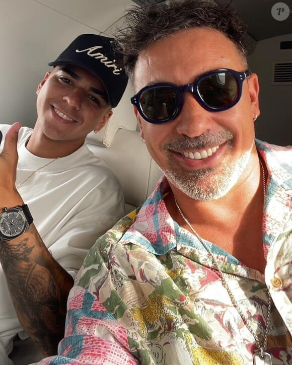 Ezequiel Lavezzi a publié un selfie en compagnie de son fils, Tomas, à bord d'un avion
 
Ezequiel Lavezzi et son fils, Tomas