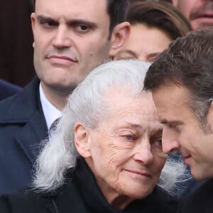 Elisabeth Badinter, le président de la République Emmanuel Macron - Hommage national à Robert Badinter devant le ministère de la Justice sur la place Vendôme à Paris le 14 février 2024. L'ancien garde des Sceaux, artisan de l'abolition de la peine de mort, est décédé vendredi dernier à l'âge de 95 ans. © Dominique Jacovides/Bestimage