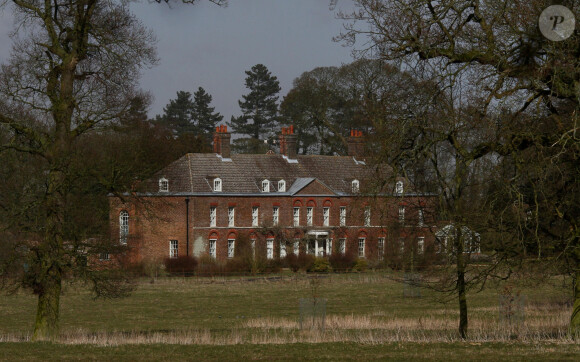 Archives - Illustration de l'évolution de la maison du prince William et de Kate Middleton, duc et duchesse de Cambridge, "Anmer Hall" dans le Norfolk.  File Photo - The Duke and Duchess of Cambridge, have stepped up their plans for privacy at Anmer Hall by having willow screens put up all around the grounds to stop any prying eyes. 