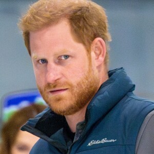 Il a rapidement pris l'avion en direction du Royaume Uni en apprenant que son père était atteint d'une "forme de cancer".
Le prince Harry à Vancouver.