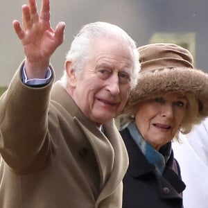 L'homme politique partage surtout son héritage génétique avec six monarques actuels.
Le roi Charles III d'Angleterre et Camilla Parker Bowles, reine consort d'Angleterre, lors de la messe dominicale en l'église St-Mary Magdalene à Sandringham.