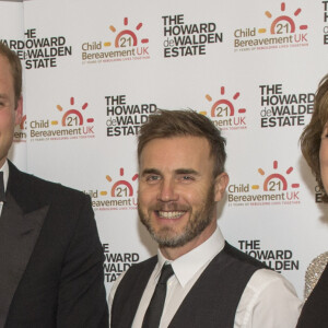 Julia Samuel, Gary Barlow et Ann Chalmers - Le prince William, duc de Cambridge, assiste au dîner du 21ème anniversaire de l'association caritative "Child Bereavement UK", qui aide les familles à se reconstruire après la perte de leur enfant. Londres, le 15 octobre 2015 