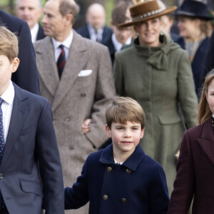 Le prince George de Galles, Le prince Louis de Galles, Mia Tindall - Les membres de la famille royale britannique lors de la messe du matin de Noël en l'église St-Mary Magdalene à Sandringham, le 25 décembre 2023. 