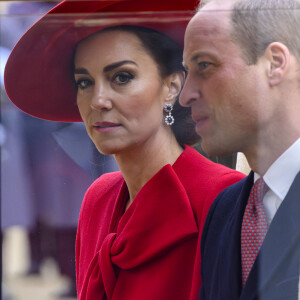 Le prince William et Kate Middleton ont vécu une nouvelle mauvaise nouvelle. 
Le prince William, prince de Galles, et Catherine (Kate) Middleton, princesse de Galles - Cérémonie de bienvenue du président de la Corée du Sud et de sa femme à Horse Guards Parade à Londres. 