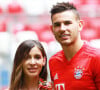 Lucas Hernandez, son ex Amelia en couple avec une star de la téléréalité
 
Lucas Hernandez et sa femme Amelia Ossa Llorente lors de la présentation de Lucas Hernandez, nouvelle recrue du Bayern de Munich à Munich.
