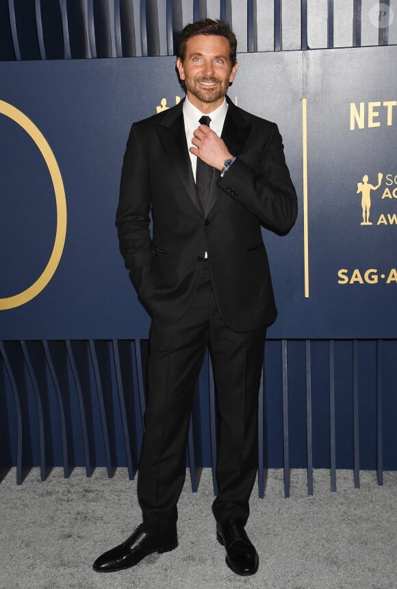 Bradley Cooper - Photocall de la 30ème cérémonie Screen Actors Guild Awards à Los Angeles (SAG Awards), le 24 février 2024.