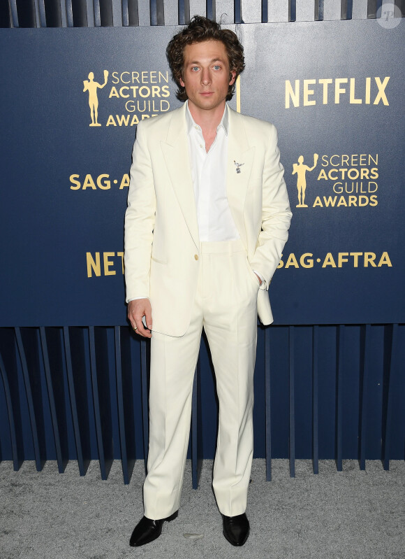 Jeremy Allen White - Photocall de la 30ème cérémonie Screen Actors Guild Awards à Los Angeles, le 24 février 2024. 