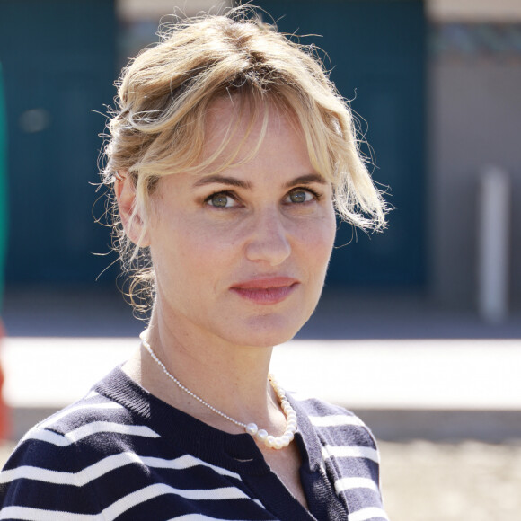 Judith Godrèche - Photocall de la série "Icon of French Cinema" sur la plage de Deauville lors du 49ème Festival du Cinema Americain de Deauville, France, le 3 septembre 2023. © Christophe Aubert/Bestimage 