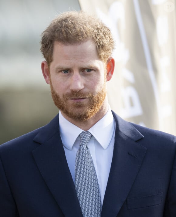 Le prince Harry perd son recours devant la justice sur la prise en charge de sa sécurité au Royaume-Uni
Le prince Harry, duc de Sussex, rencontre des jeunes joueurs de rugby dans les jardins du palais de Buckhingam à Londres. 