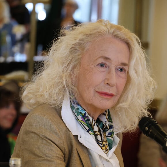 Brigitte Fossey lors de la 90ème édition au café Les Deux Magots, pour la table ronde "L'esprit artistique et littéraire de Saint-Germain-des-Près", , le 25 septembre 2023 à Paris. G.Boley est le lauréat de cette année pour son livre "A ma soeur et unique" (Ed. Grasset). © Denis Guigenbourg / Bestimage 