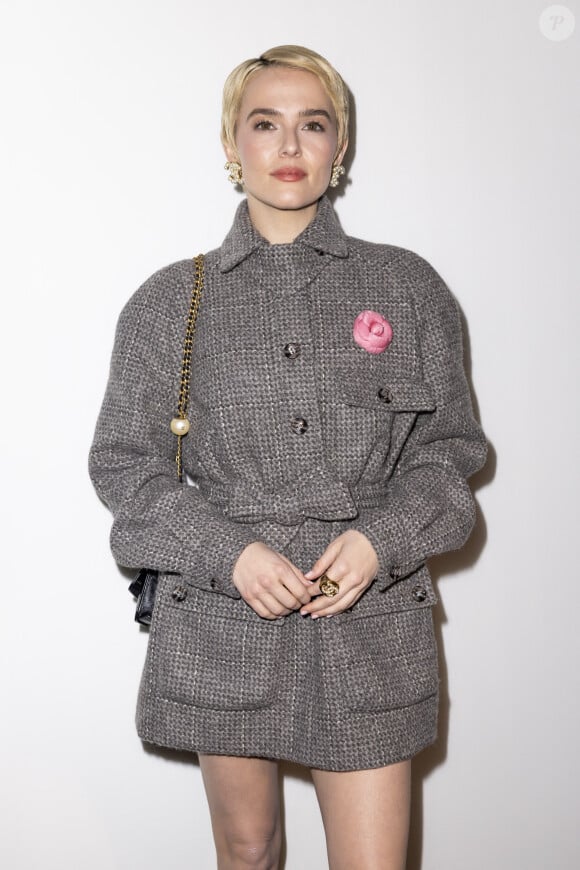 Zoey Deutch - Défilé Chanel femme automne-hiver 2024-2025 au Grand Palais Éphémère lors de la Fashion Week de Paris. Le 5 mars 2024. © Olivier Borde / Bestimage