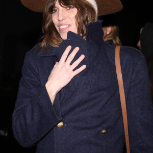 Lou Doillon - Arrivées des personnalités au défilé AMI collection homme automne/hiver 2024/2025 lors de la fashion week à Paris (PFW) le 18 janvier 2024. © Denis Guignebourg / Bestimage 