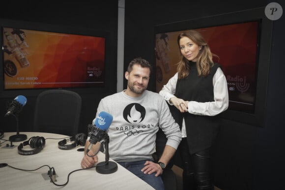 En quelques années, Alexis Michalik est devenu un incontournable des planches tricolores.
Exclusif - Cyrielle-Sarah Cohen, Alexis Michalik - Alexis Michalik était l'invité de CS Cohen à Radio J à Paris le 30 janvier 2024. © Jack Tribeca / Bestimage