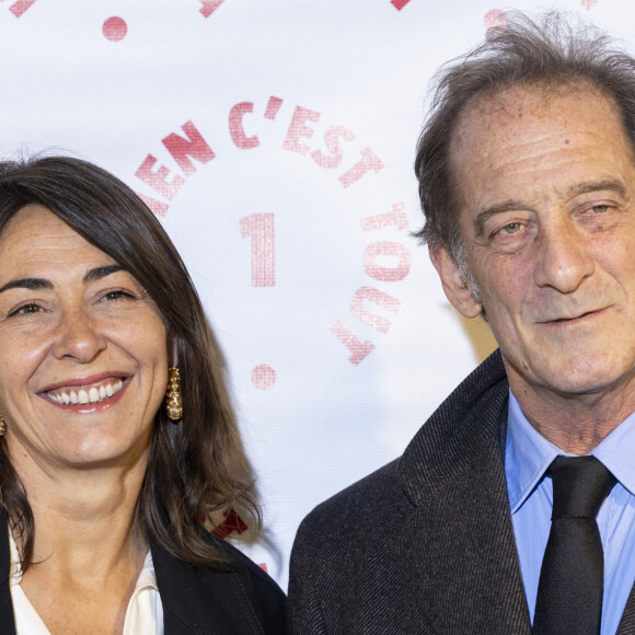 C'était un moment incroyablement important pour elle. Cécile Duffau a créé l'association "Un rien c'est tout" à Bordeaux en septembre 2016.
Cécile Duffau et Vincent Lindon - Dîner de gala de l'association "Un rien c'est tout" au Musée de l'armée aux Invalides à Paris. Le 7 mars 2024. © Cyril Moreau / Bestimage