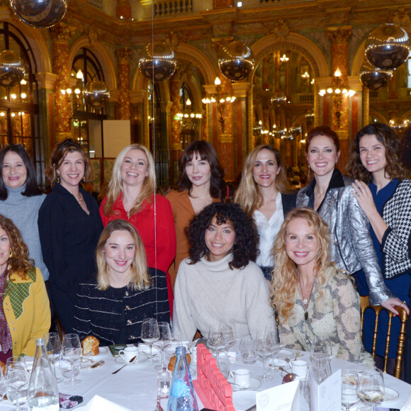 Exclusif - Mia Borgel (fondatrice B le Buro), Débora Nogueira, Esther Marion, Juliette Tresanini, Maud Baecker, Alix Bénézech, Victoria Bedos, Sandra Lou, Stéphanie Pasterkamp, Aurélie Konaté, Roxane Turmel, Aurélie Saada, Déborah François, Vaimalama Chaves (Miss France 2019, Carole Richert - Déjeuner du Chinese Business Club à l'occasion de la Journée internationale des droits des femmes à l'hôtel intercontinental à Paris le 7 mars 2024. © Rachid Bellak/Bestimage 