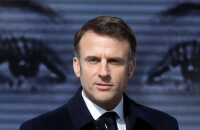Brigitte Macron accusée d'être un homme : Emmanuel Macron blessé dans son intimité, il répond avec émotion