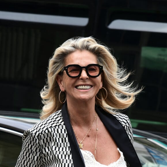 Les jurés du programme lui ont attribué les plus mauvaises notes de la soirée
Caroline Margeridon - Mariage de Claude Lelouch à la mairie du 18ème à Paris. Le 17 juin 2023