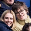 PHOTOS Pierre de Maere très proche et tactile avec une ravissante jeune femme pour assister au match du PSG