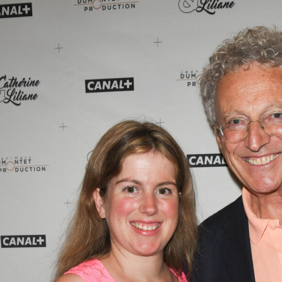 Nelson Monfort et sa fille Isaure - Soirée du pot de départ de Catherine et Liliane au théâtre Bobino à Paris le 1er juillet 2019. (Copines inséparables, Catherine et Liliane - incarnées par les comédiens A.Lutz et B. Sanches - proposent des sketchs comiques et satiriques sur l'acutalité.) © Coadic Guirec/Bestimage