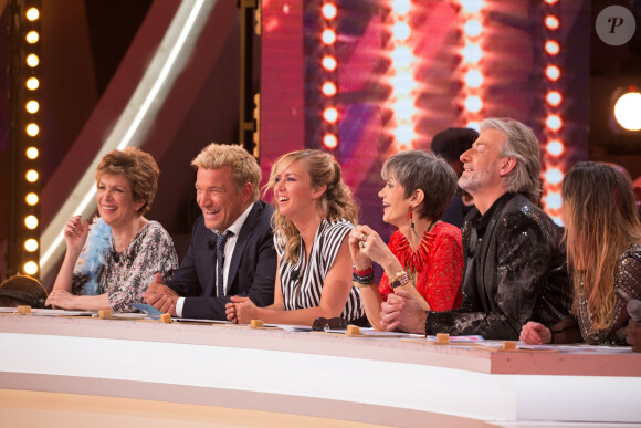 Exclusif - Catherine Laborde, Benjamin Castaldi, Enora Malagré, Isabelle Morini-Bosc, Gilles Verdez et Capucine Anav - 1000ème de l'émission "Touche pas à mon poste" (TPMP) en prime time sur C8 à Boulogne-Billancourt le 27 avril 2017.