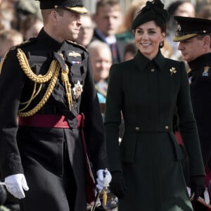 C'est la première fois depuis 2016 que l'épouse du prince William rate cet événement
Le prince William, duc de Cambridge, et Kate Catherine Middleton, duchesse de Cambridge, lors de la parade de Saint-Patrick dans le quartier de Hounslow à Londres. Le 17 mars 2019