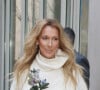 Céline Dion a annoncé le décès d'Eric Carmen, derrière le mythque tube "All by Myself". 
Celine Dion rayonnante et très souriante dans un ensemble pull écru et jupe bouffante fleurie salue ses fans à la sortie de son hôtel à New York, le 8 mars 2020
