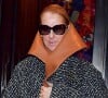 La chanteuse donne depuis de ses nouvelles au compte-gouttes. 
Céline Dion porte un manteau surdimensionné JW Anderson à New York City, New York, Etats-Unis. 