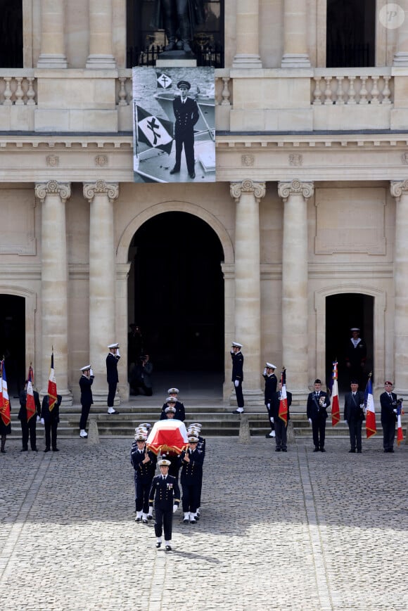 Hommage national pour l'amiral Philippe de Gaulle dans la cour d'honneur de l'Hôtel national des Invalides à Paris le 20 mars 2024. © Dominique Jacovides / Bestimage 
