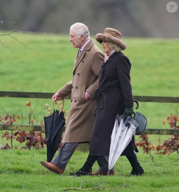 Charles III est engagé dans le même combat que Kate Middleton puisqu'il souffre lui aussi d'un cancer
Le roi Charles III d'Angleterre et Camilla Parker Bowles, reine consort d'Angleterre, à la sortie de la messe du dimanche en l'église Sainte-Marie Madeleine à Sandringham. Le 18 février 2024