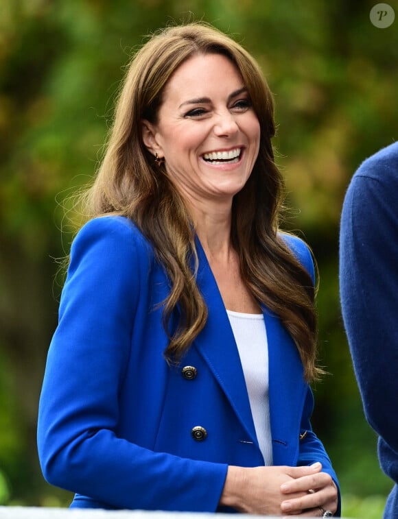 Le prince William, prince de Galles, et Kate Middleton, princesse de Galles, au centre sportif national de Bisham Abbey à Marlow, à l'occasion de la Journée mondiale de la Santé mentale, le 12 octobre 2023.