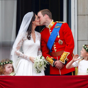 Ces princesses, qui avaient tout pour être heureuses, ont-elles été frappées par quelque mystérieux sort ?
29 avril 2011, le temps du bonheur pour le prince William qui vient de dire oui à Kate Middleton, pour le meilleur, et il ne le sait pas encore, aussi pour le pire. Photo PA Photos/ABACAPRESS.COM