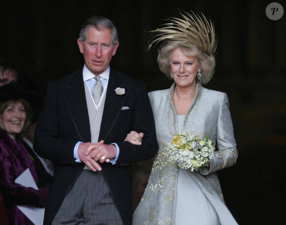 Le 9 avril 2005, Charles et Camilla sortent de la chapelle de Windsor après la cérémonie civile de leur mariage. Photo Reuters/PA Wire/ABACAPRESS.COM