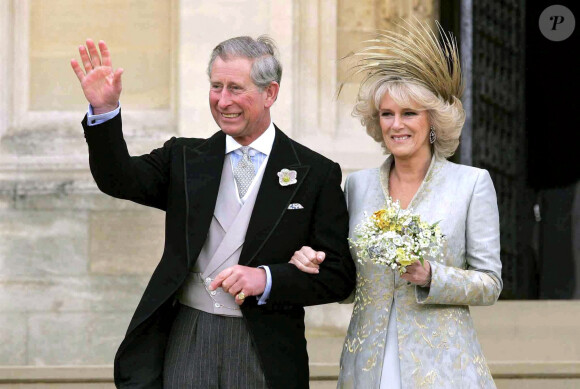 Charles et Camilla le jour de leur mariage, le 9 avril 2005, à Windsor. Photo Toby Melville /PA/ABACA.