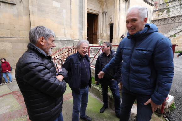 Michel Drucker, Christian Jeanpierre - Obsèques de Sylvain Augier en l'église de Sommières, petite commune du Gard le 28 mars 2024. L'ancien présentateur de La Carte au trésor est décédé brutalement à 68 ans le samedi 16 mars à son domicile de Lecques. © Franz Chavaroche/Nice-Matin/Bestimage