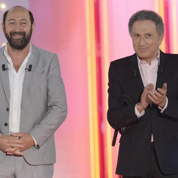 Kad Mérad et Michel Drucker - Enregistrement de l'émission "Vivement Dimanche" à Paris le 28 mai 2014. L'émission sera diffusée le 22 juin 2014.