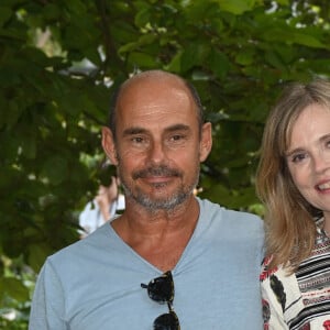 Bernard Campan et Isabelle Carré au photocall du film "La Degustation" lors du 15ème festival du film francophone de Angoulême, France, le 26 août 2022. © Coadic Guirec/Bestimage 