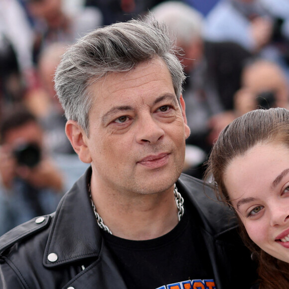 Benjamin Biolay et sa fille Anna Biolay au photocall de "Rosalie" lors du 76ème Festival International du Film de Cannes, le 18 mai 2023. © Jacovides/Moreau/Bestimage 