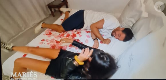 Tracy et Flo étaient de retour dans "Mariés au premier regard"
Tracy et Flo lors de leur lune de miel à Ibiza, épisode 4 de "Mariés au premier regard"