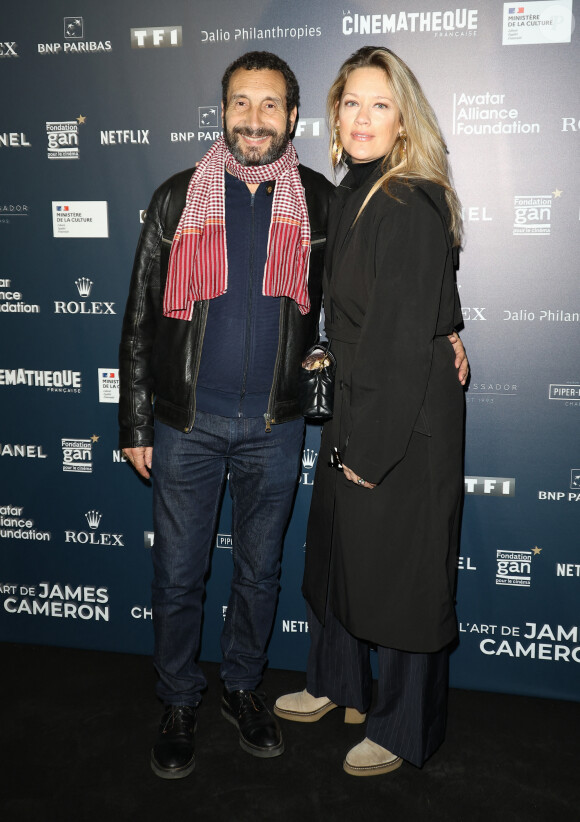 Zinedine Soualem et sa compagne Caroline Faindt - Vernissage de l'exposition "L'Art de James Cameron" à La Cinémathèque française à Paris, le 3 avril 2024. © Guirec Coadic / Bestimage