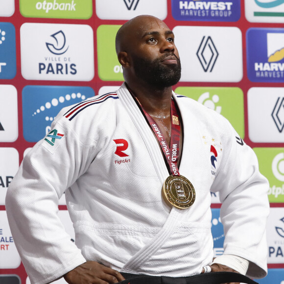 Désormais en couple avec Luthna Plocus, qu'il a rencontrée en 2010, le judoka est devenu papa d'Eden, né le 1er avril 2014 et d'Ysis, née en septembre 2018.
Teddy Riner (FRA) - Judo : Le Paris Grand Slam 2024. Paris, le 4 février 2024. 