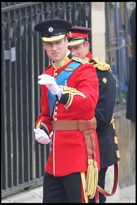 Le prince William et le prince Harry lors du mariage du prince William avec Kate Middleton.