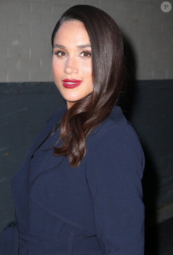 L'actrice n'a désormais plus aucune intention de retourner un jour au Royaume-Uni
Meghan Markle - Joss Stone et Meghan Markle arrivent au building AOL à New York le 17 Mars 2016. 