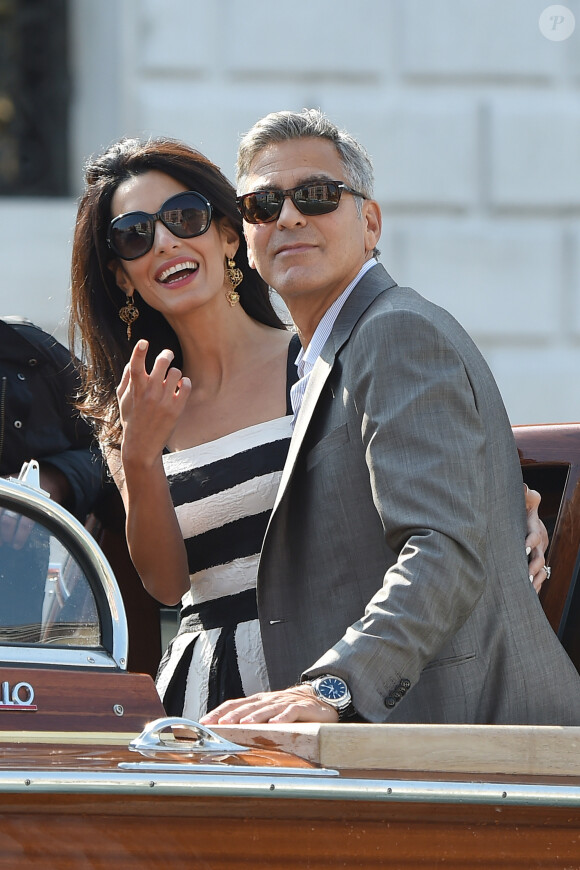 Il y a dix ans, il lui avait offert une bague avec un diamant "éthique". 
George Clooney et sa fiancée Amal Alamuddin arrivent à venise avant leur mariage Civil le 26 septembre 2014 