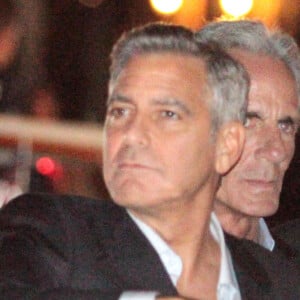 George Clooney - Les futurs mariés quittent l'hôtel Cipriani en compagnie de leurs invités. George Clooney partira de son côté pour enterrer sa vie de garçons dans un restaurant "Da Ivo", tandis qu'Amal rentrera à son hôtel. Venise, le 26 septembre 2014 