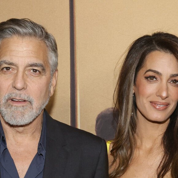 George Clooney et Amal Clooney - Première du film "The Boys in The Boat" à Los Angeles, le 11 décembre 2023. 