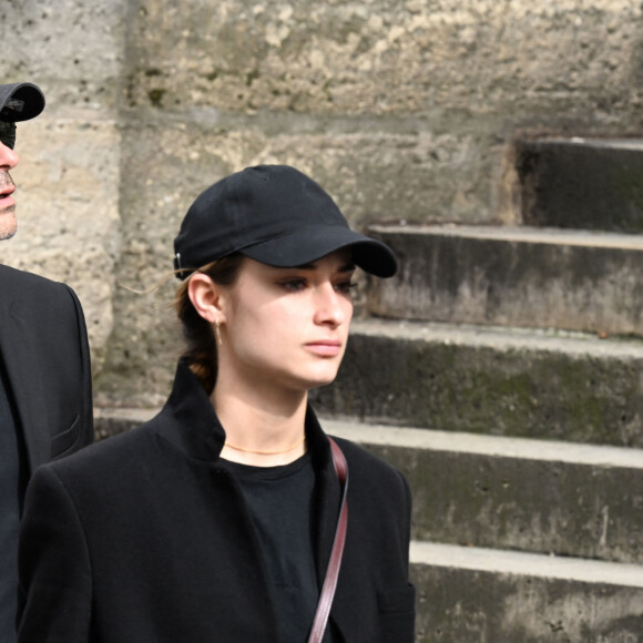 Anthony Delon et sa fille Liv - Arrivées aux obsèques de Jean-Yves Le Fur en l'église Saint-Roch à Paris, le 6 avril 2024.